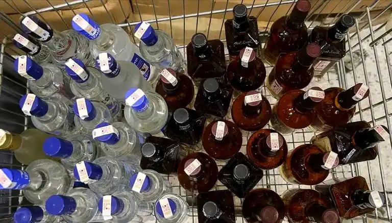 İstanbul'da Sahte Alkol: 11 Ölü, 63 İşletme Kapandı